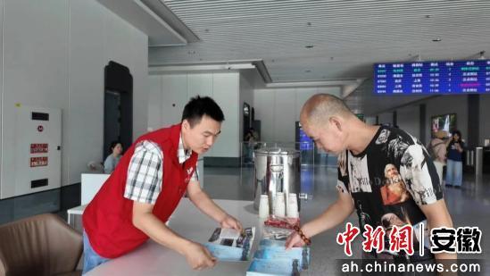 黟縣全鏈條服務(wù)護(hù)航游客雙節(jié)出行，提升旅游體驗(yàn)